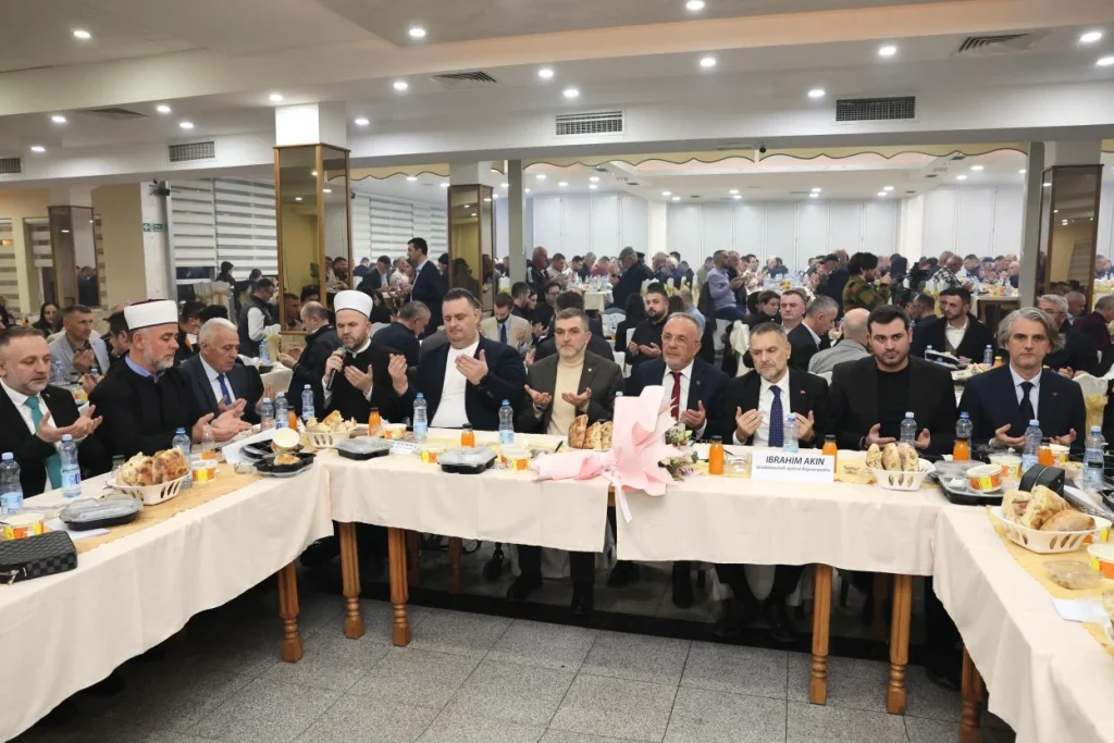 Bayrampaşa Belediyesi Balkanlar’da Tutin’de Kardeşlik Sofrası Kurdu