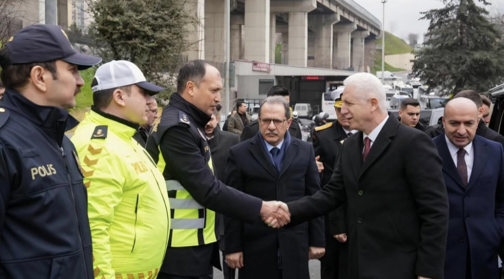 Vali Gül ve Emniyet Müdürü Yıldız’dan Bayrampaşa Emniyetine Bayram Ziyareti