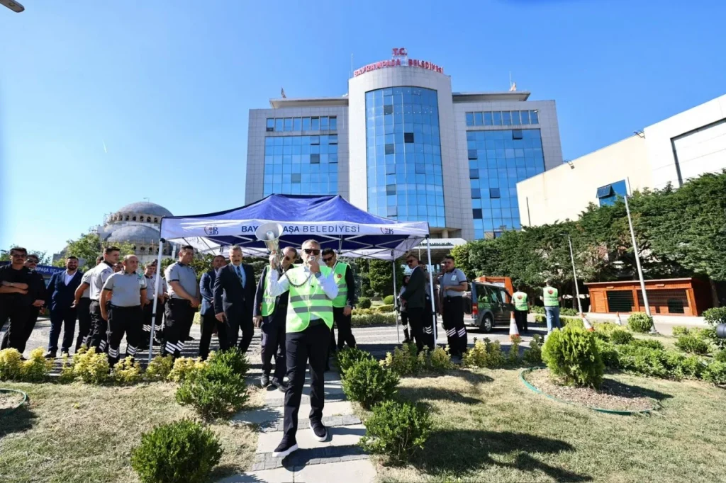 Bayrampaşa Belediyesi’nde Gerçeğini Aratmayan Deprem Tatbikatı