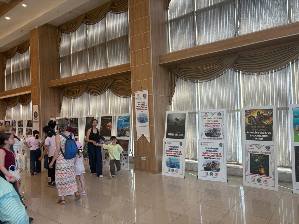 BULTÜRK Derneği Tarafından BAYGEM’de “Türk Dünyasında Soykırımlar” Kitap Sergisi, “Rumeli’ye Geçiş” Konferansı ve “Kırcaali Efsanesi” Belgesel Gösterimi Düzenlendi