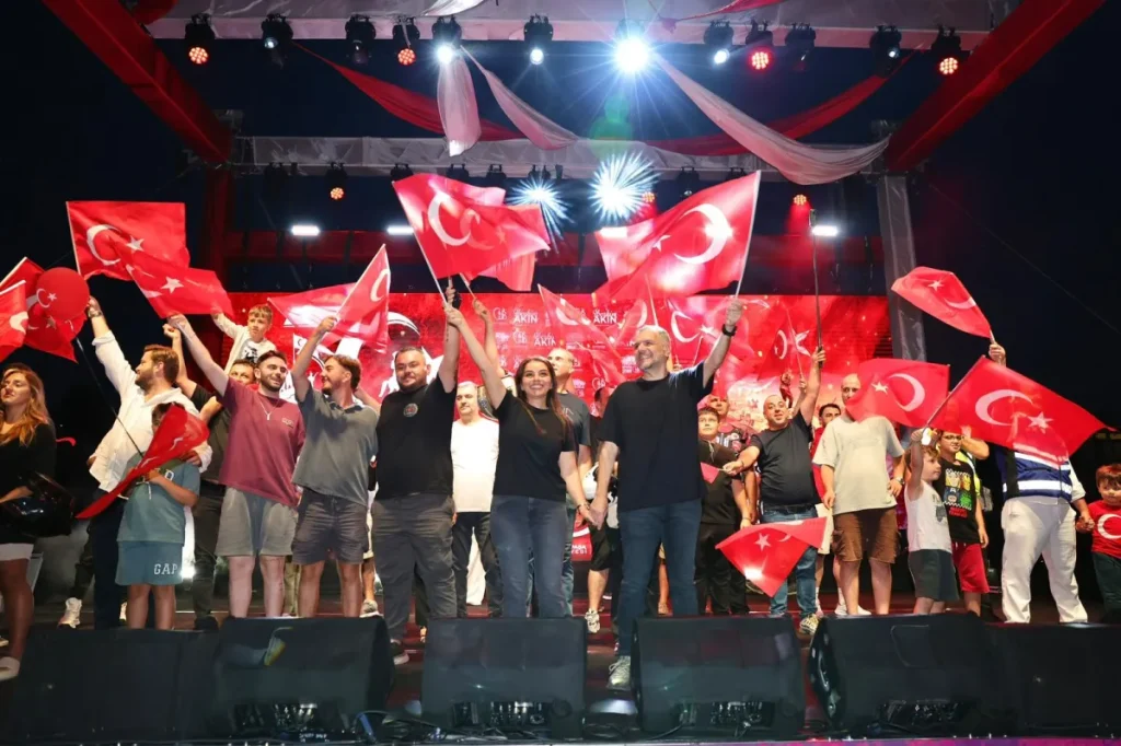 Zafer Bayramı Bayrampaşa’da coşkuyla kutlandı